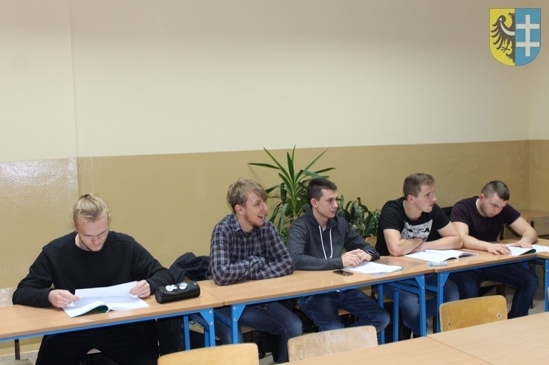 Trwa kurs - kierowca wózków widłowych dla uczniów I ZS oraz SOSW