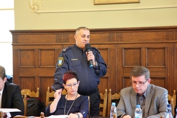 Mieszkańcy Wschowy i Sławy narzekają na zakłócanie ciszy. Problem z petardami i fajerwerkami