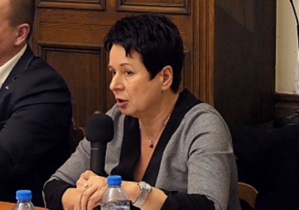 Dowóz dzieci z Radomyśla do Lginia jest zgodny z prawem. Dlaczego pani burmistrz twierdzi inaczej