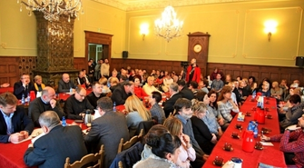 Wiceburmistrz z propozycją konsultacji społecznych w sprawie oświaty. Radni nie wyrażają zgody