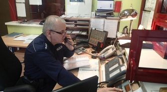 Jechał bez uprawnień za to z promilami