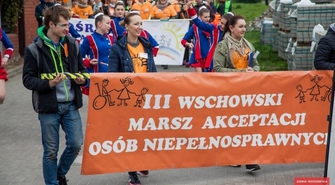 Marsz Akceptacji Osób Niepełnosprawnych przeszedł ulicami Wschowy
