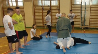 „Dzielnicowy bliżej nas”- taktyki i techniki interwencji z klasami mundurowymi