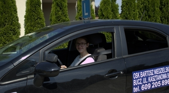 Uczniowie odbywają kurs prawa jazdy kat. B w ramach projektu współfinansowanego ze środków unijnych  