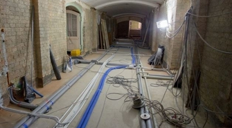 W trakcie remontu zalało piwnice liceum. Trzeba skutecznie odwodnić teren, na którym znajduje się budynek 