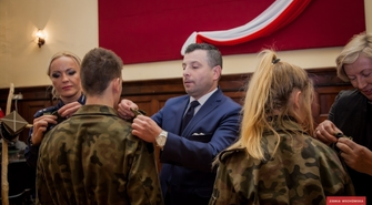 Nadanie awansów uczniom klas mundurowych