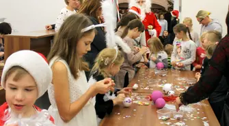 V strojenie bibliotecznej choinki