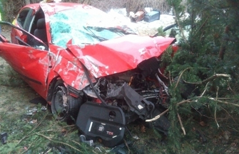 Wjechał pod prąd. Cztery osoby przewiezione do szpitala