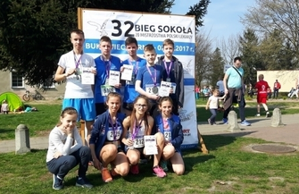 Sukcesy biegaczy z Gimnazjum nr 2 w XXXII Biegu Sokoła