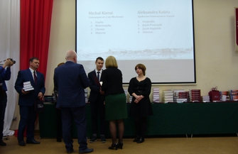 Deszcz nagród dla ucznia Gimnazjum nr 2