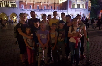 Wychowankowie grup wychowawczych SOSW we Wschowie na Ogólnopolskich Dniach Integracji oraz Festiwalu Zaczarowanej Piosenki w Krakowie.