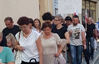 Protesty gromadzą coraz więcej osób