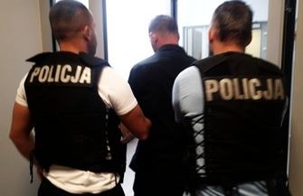 Napad na stacje i seria kradzieży - policjanci złapali sprawcę