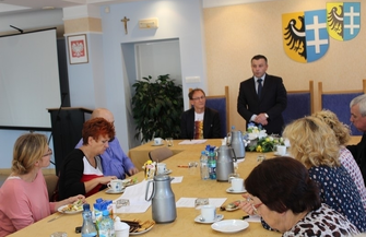 Konsultacje z organizacjami pozarządowymi