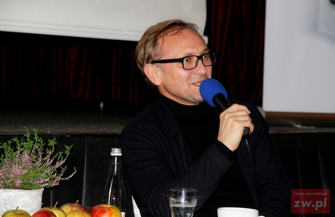 Sala pełna publiczności. Andrzej Chyra we Wschowie