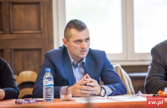 Szklanka do połowy pusta szklanka do połowy pełna. Będą pieniądze na termomodernizację