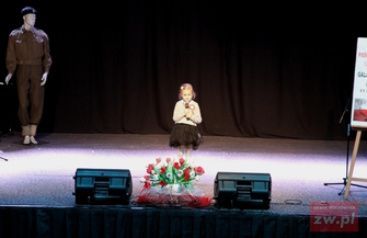 Marta Mika z Grand Prix I Powiatowego Festiwalu Pieśni Patriotycznej i Żołnierskiej