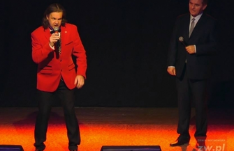 Niezwykły duet i niezwykłe wykonanie utworu Caruso