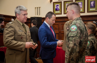 Nadanie awansów uczniom klas mundurowych