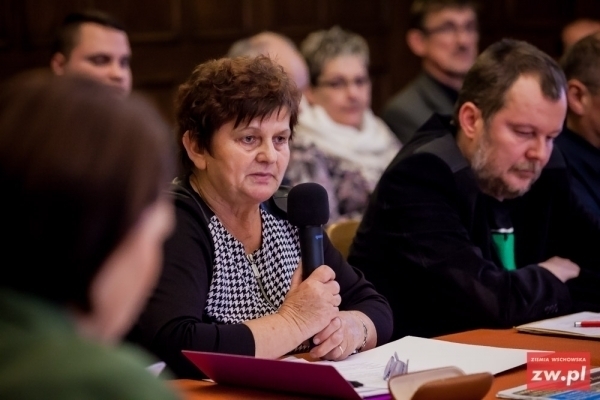 Nikolin Jestem przeciwna wydawaniu pieniędzy na rzeczy mało istotne na terenach wiejskich