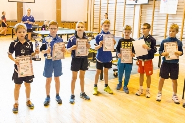 2 miejsce Macieja Skrzypczaka na Wojewódzkim Turnieju Skrzatów w Tenisie Stołowym