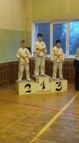 Sukcesy dzieci z Wijewa w turnieju karate w Kaszczorze