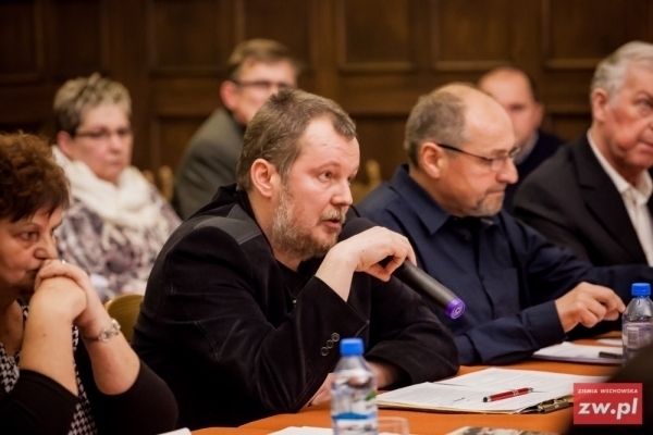 Żerowanie na dorobku stowarzyszenia