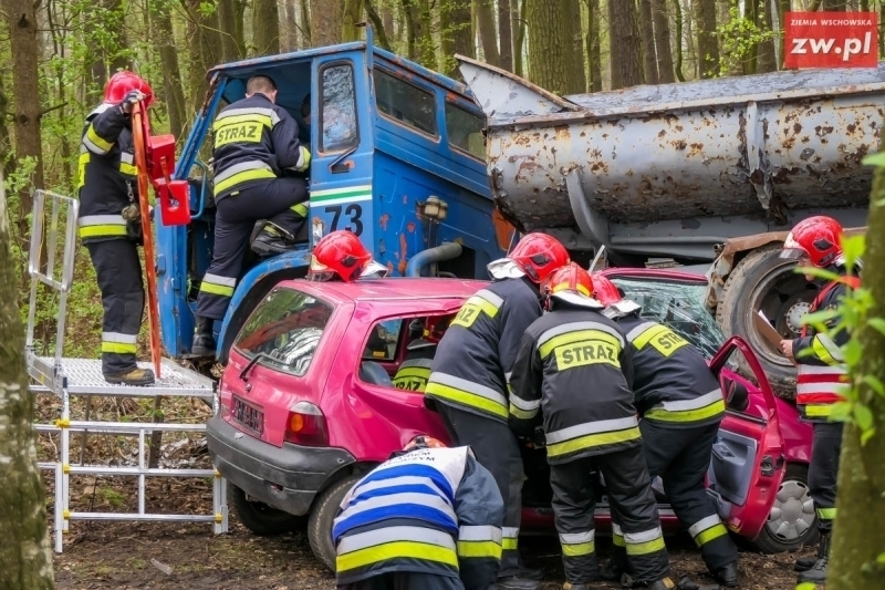 Zastępy strażaków z 6 powiatów ćwiczyły na Kaczych Dołach