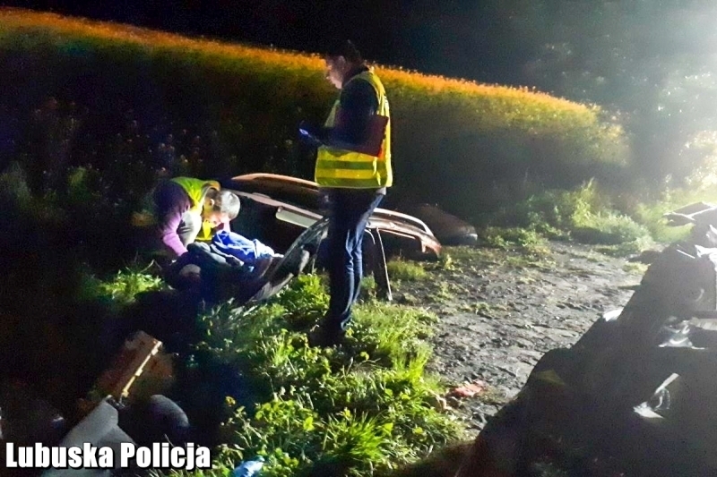 Trzy osoby nie żyją. Kierowca hondy mijał wracającego do Wschowy komendanta policji