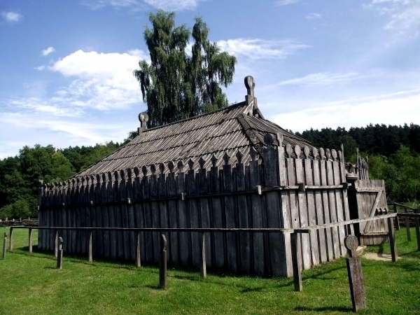 Świątynia z rogów dzikich zwierząt czyli co archeologia wie o pogaństwie Słowian sprzed tysiąclecia