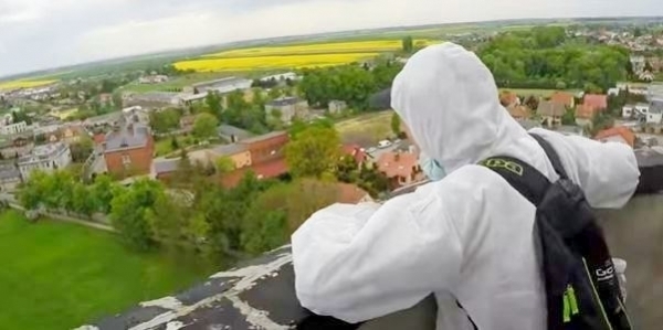 Młodzież w natarciu czyli wejście na wieżę kościoła farnego
