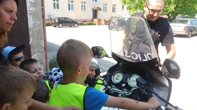 Przedszkolaki z wizytą w komendzie Policji