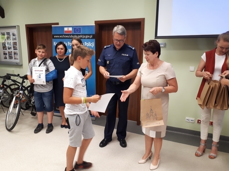 Uczennica SP Szlichtyngowa wygrała turniej Bezpieczne Wakacje z Lupo