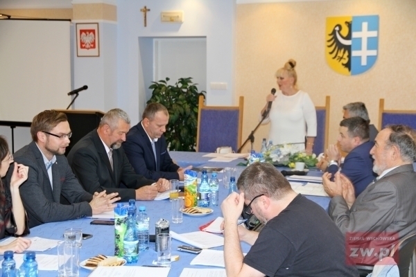 Sesja absolutoryjna w powiecie