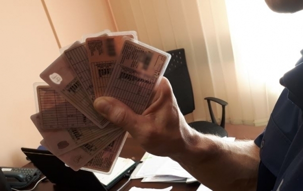 Obiecał prawo jazdy bez zdawania egzaminu