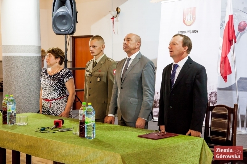 H. Mielnik Wsiadacie na statek który zabierze was w rejs trwający trzy lata. Powstało liceum mundurowe w Wąsoszu