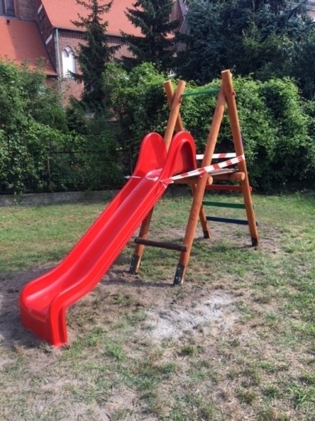 Wymiana urządzeń na placach zabaw