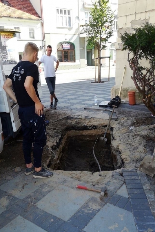 Wmurują kapsułę czasu do końca sierpnia stanie pomnik Józefa Piłsudskiego