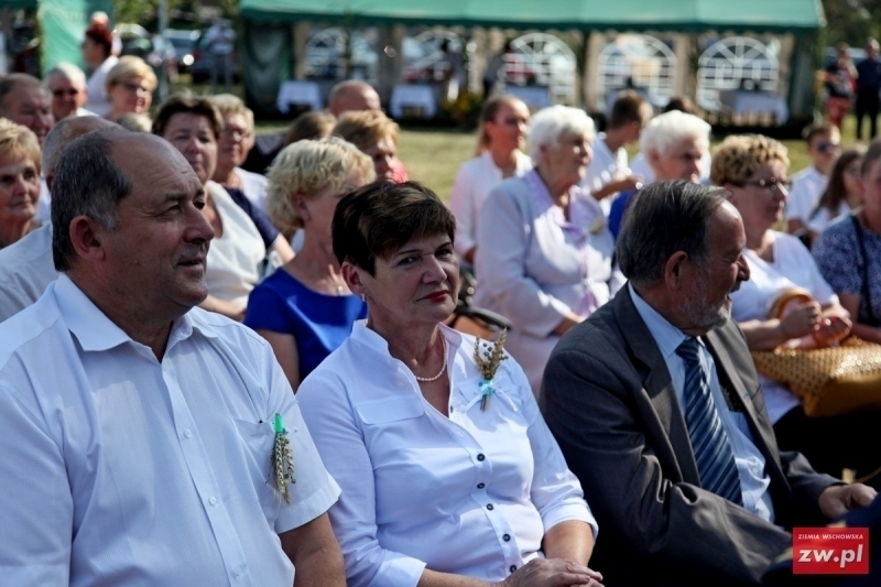 Boryczka Obiecujemy sprawiedliwie dzielić tymi bochnami chleba