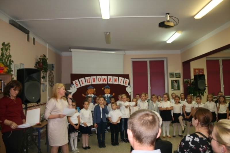 Ślubowanie pierwszoklasistów w SP 3