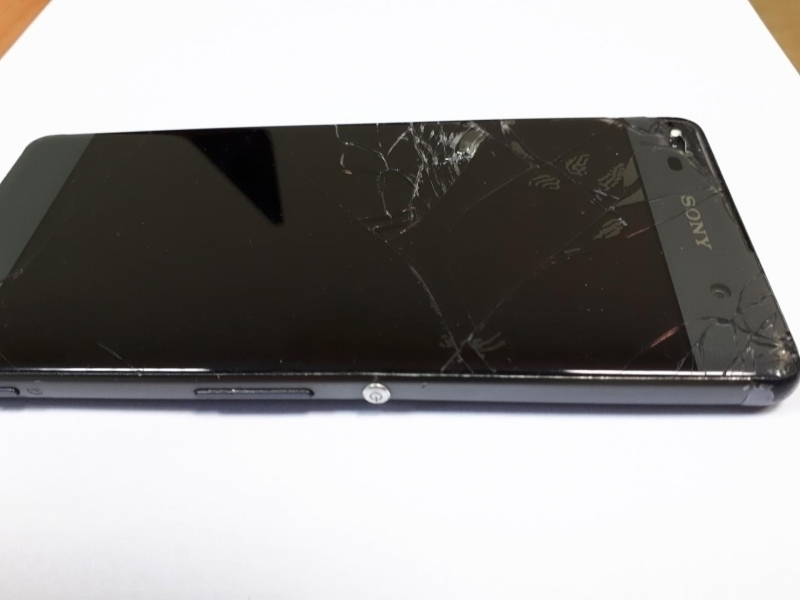 Znaleziono telefon komórkowy. Jest do odebrania we wschowskiej komendzie policji