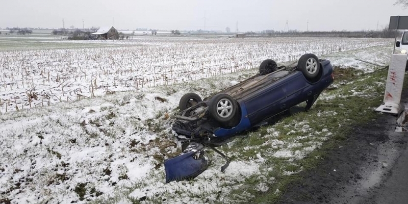 Pierwszy śnieg dwie kolizje na drodze. Bądźmy ostrożni