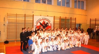 Sukcesy dzieci z Wijewa w turnieju karate w Kaszczorze