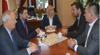 Podpisano umowę na kontynuację budowy Delfinka