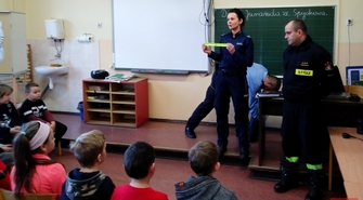 Funkcjonariusze o bezpieczeństwie w trakcie ferii