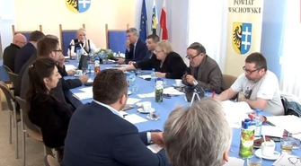 Uczniów mniej, nauczycieli więcej, a z subwencji brakuje ponad milion złotych