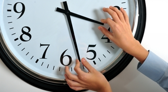 Dzisiaj śpimy godzinę krócej, czas dostosowuje się do lata