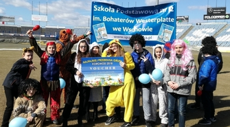 Przebrali się i wygrali voucher