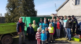Zebrali dwie tony odpadów
