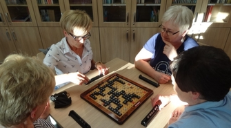 Szarady słowne w święto Scrabbli